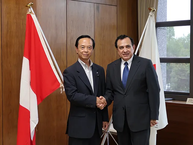 エスカラ駐日ペルー共和国特命全権大使の写真 2
