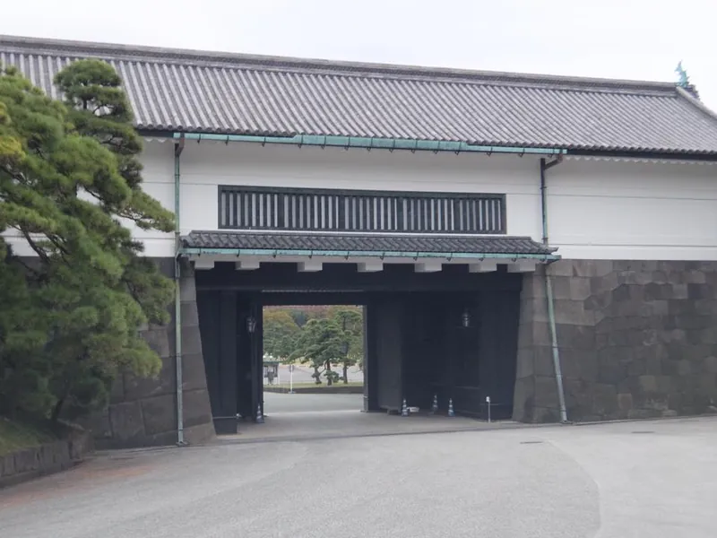 皇居で弔問記帳の写真 1