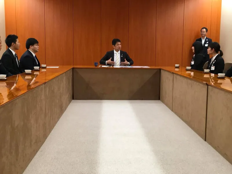1次隊の知事表敬訪問の写真 3