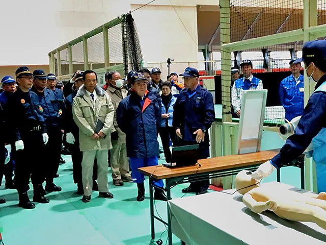 関東管区広域緊急援助隊総合訓練を視察の写真 3