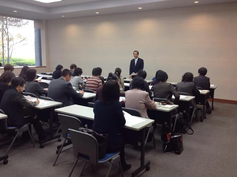 茨城県栄養士会の県議会視察の写真 1