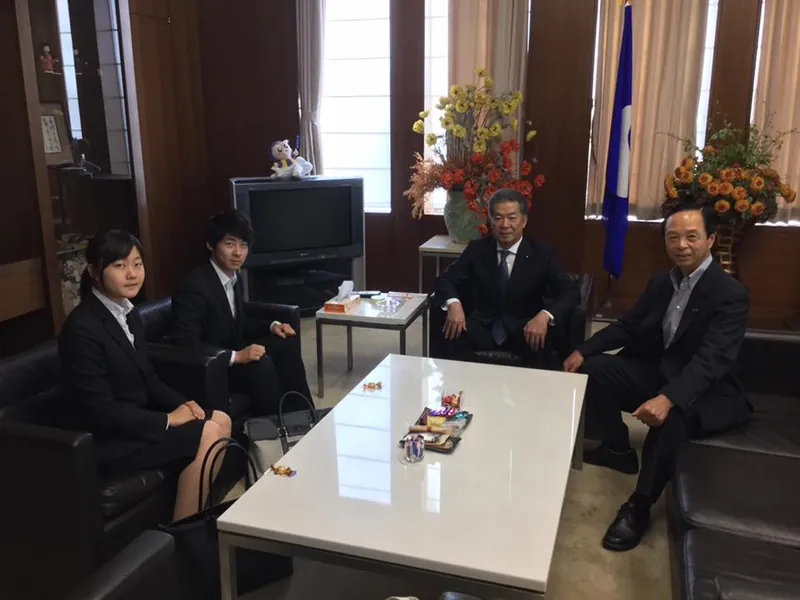 細谷議長を表敬訪問の写真 2