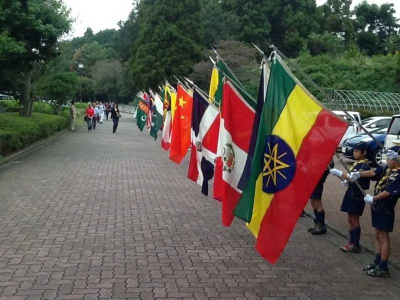 国旗で迎えるWelcomの写真 1