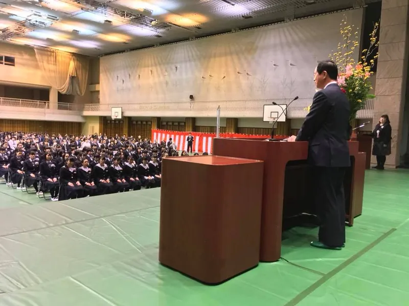 見事な卒業証書授与式の写真 1