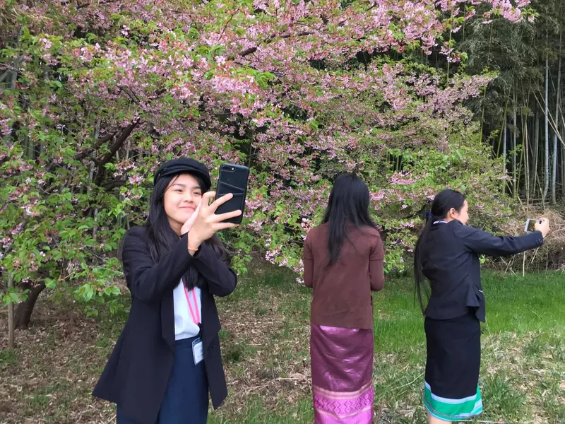 ラオスの学生3名がホームステイの写真 2