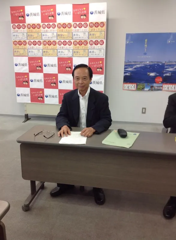 知事から説明を受けるの写真 1