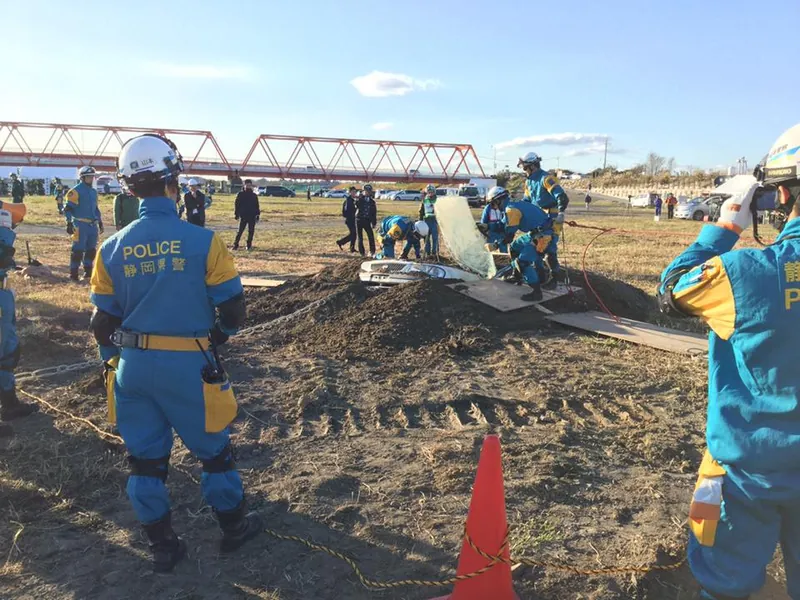 関東管区広域緊急援助隊総合訓練を視察の写真 2