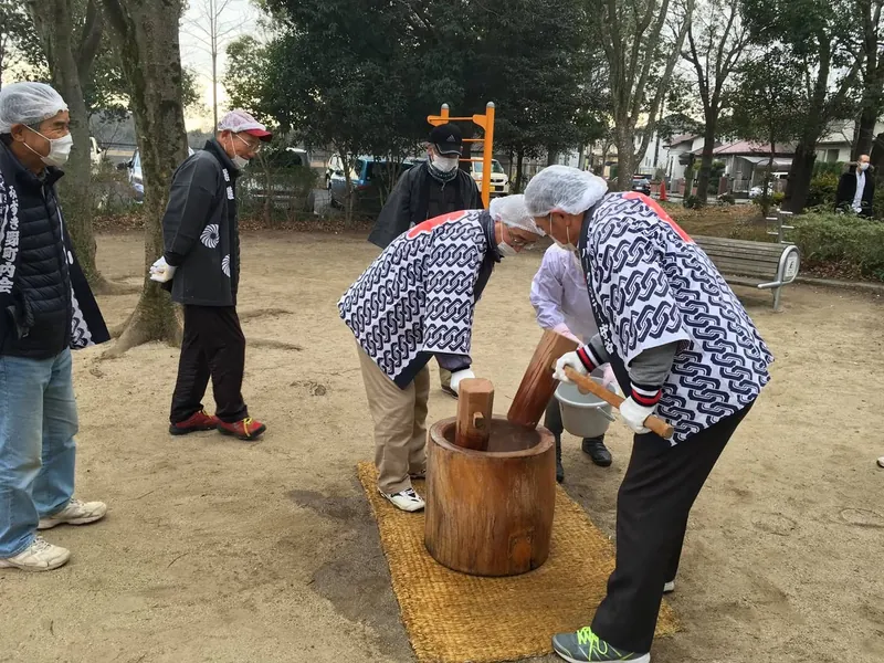 みずき野町内会の餅つきの写真 2