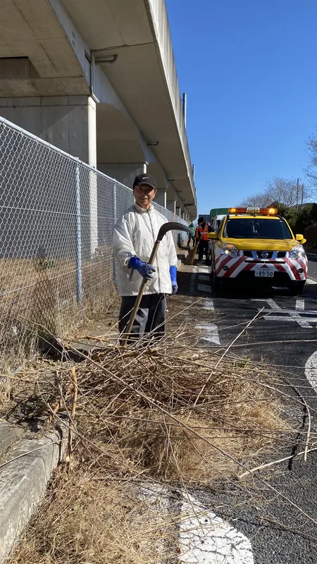 道路の草刈りの写真 4