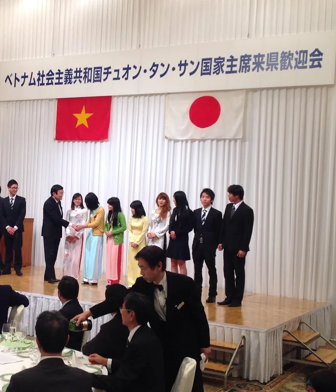 サン国家主席の歓迎会の写真 4