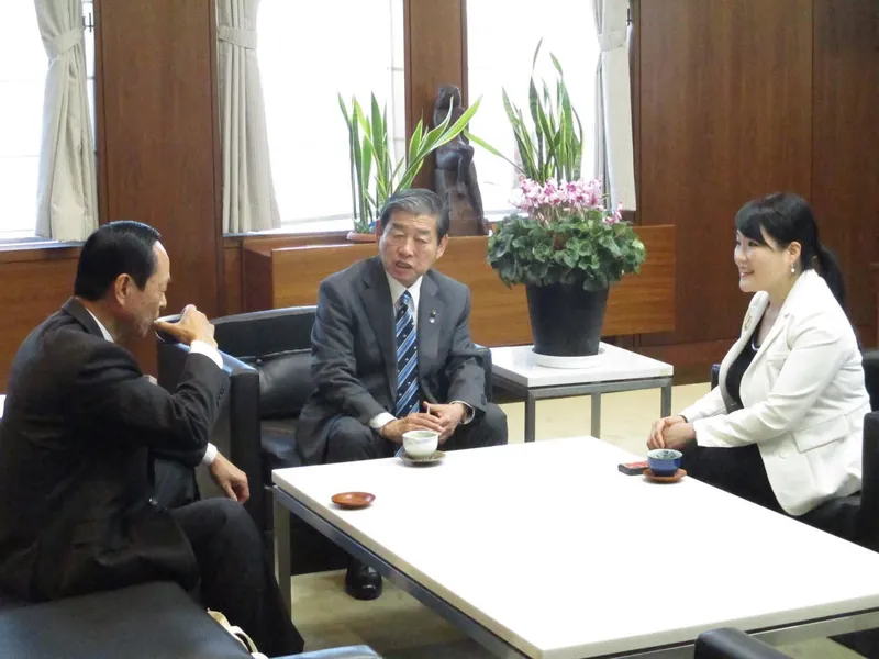 孔佩群（コウ　ハイグン）さん議長訪問の写真 1