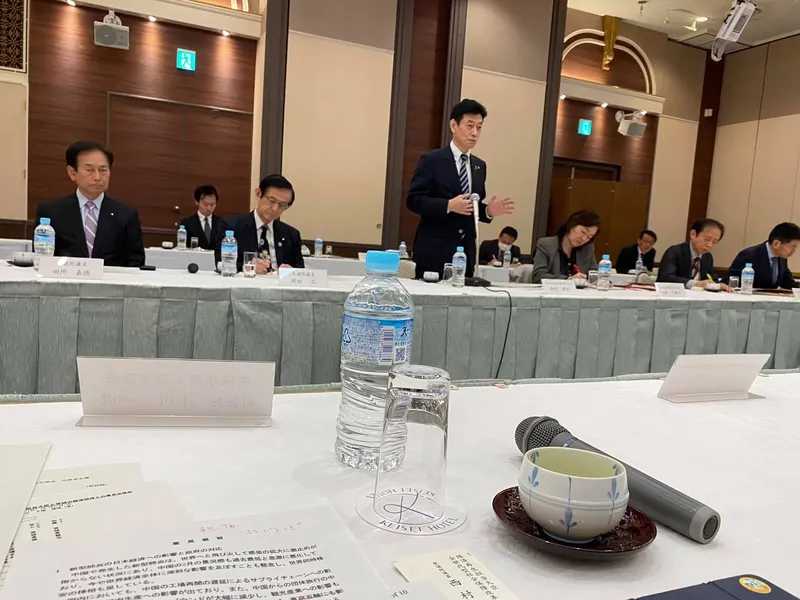 政治は結果が全てだ!の写真 1
