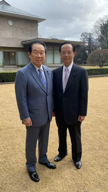 額賀衆議院議長公邸を訪問の写真 1