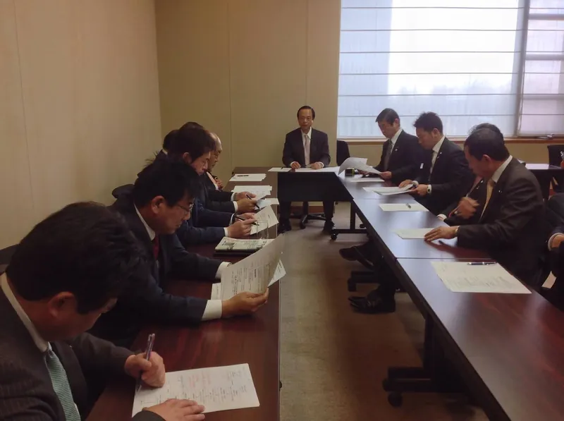 政調会の最強メンバーの写真 1