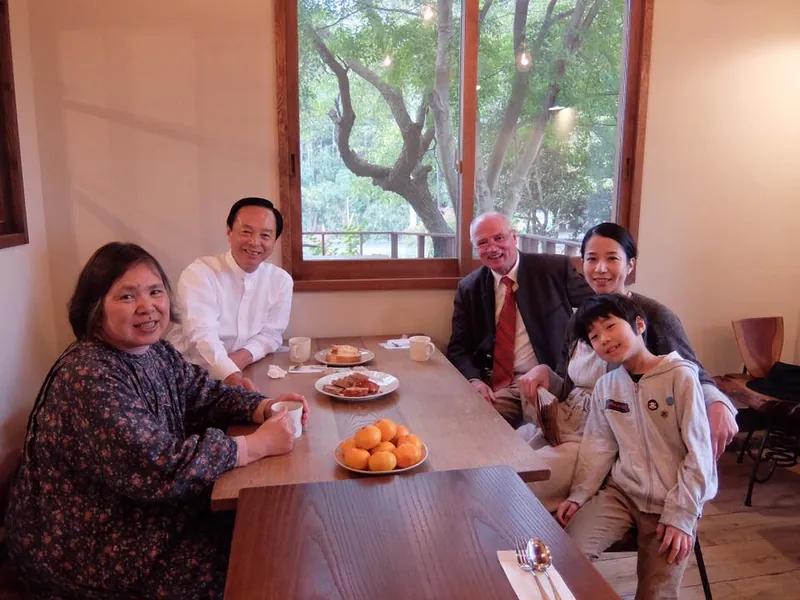 ライザー市長と朝食ですの写真 1