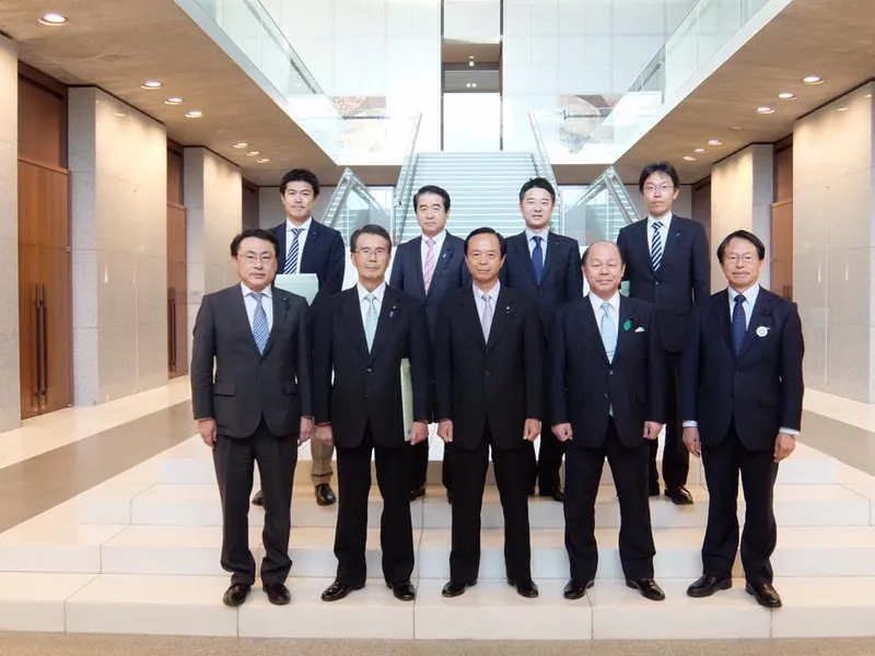 新潟県議会の皆さんの写真 3