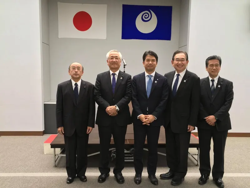 任期中最後の議会の写真 1