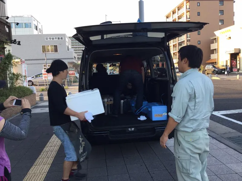 救援物資を届けるの写真 2
