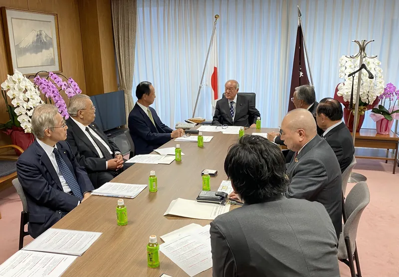 大臣に要望の写真 1