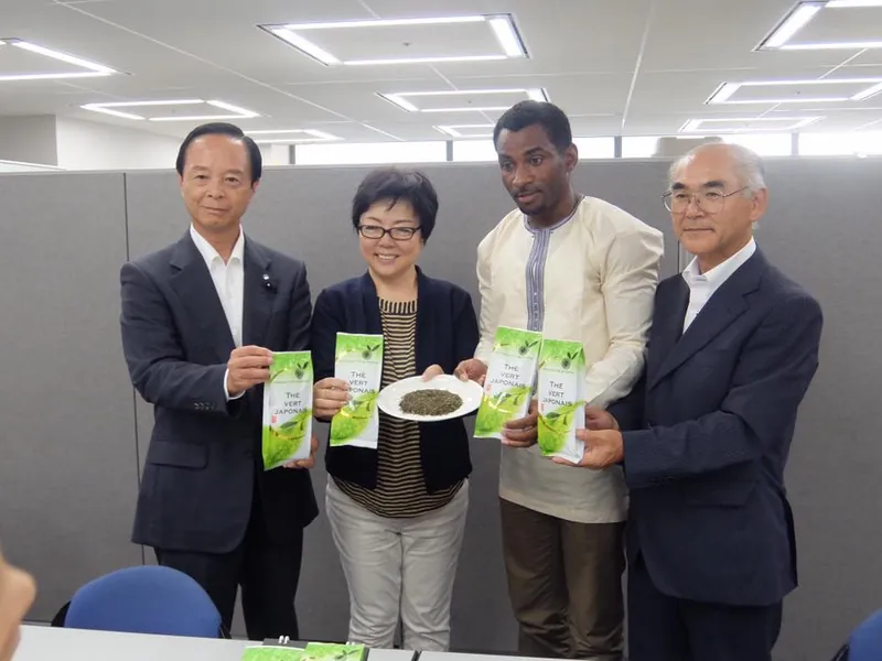 ニジェール共和国に「さしま茶」を輸出の写真 1