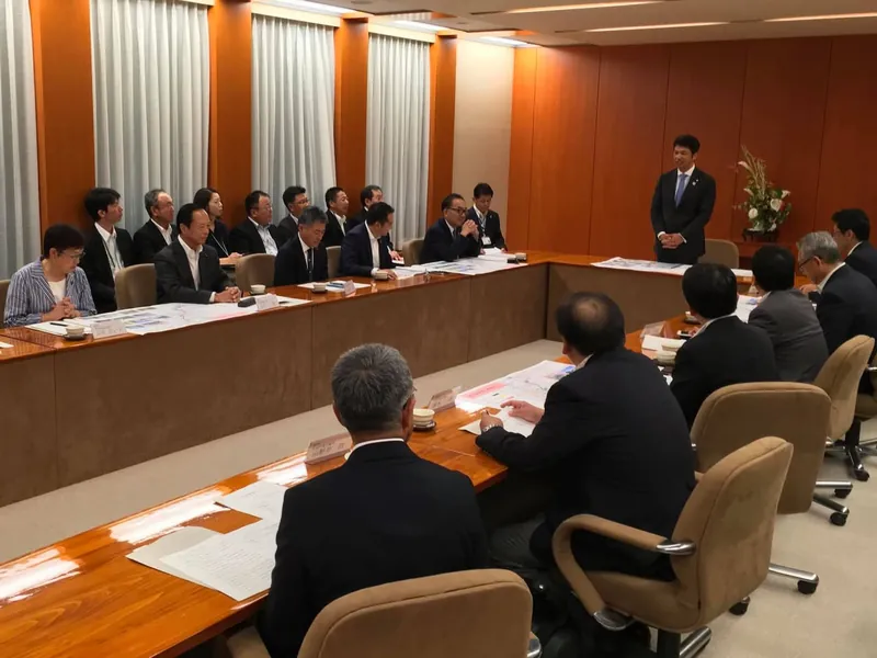 大井川知事に要望するの写真 2