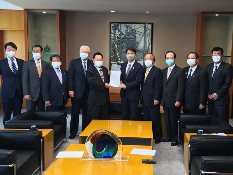 知事にコロナに対する緊急要望の写真 1