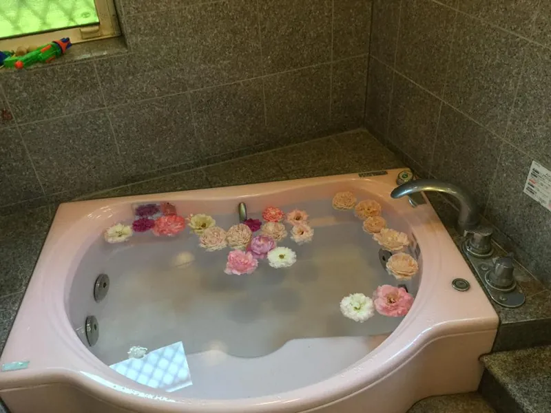 薔薇のお風呂の写真 2