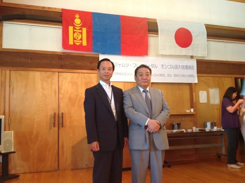 フレルバータル特命全権大使と小川一成協会長