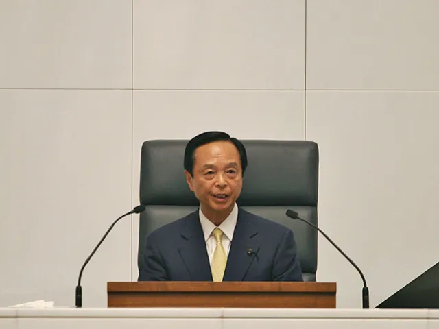 議長に選ばれる