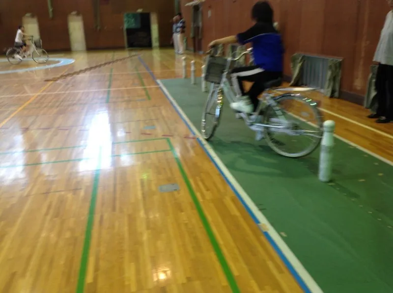 難しいスラロームを難なくこなしています