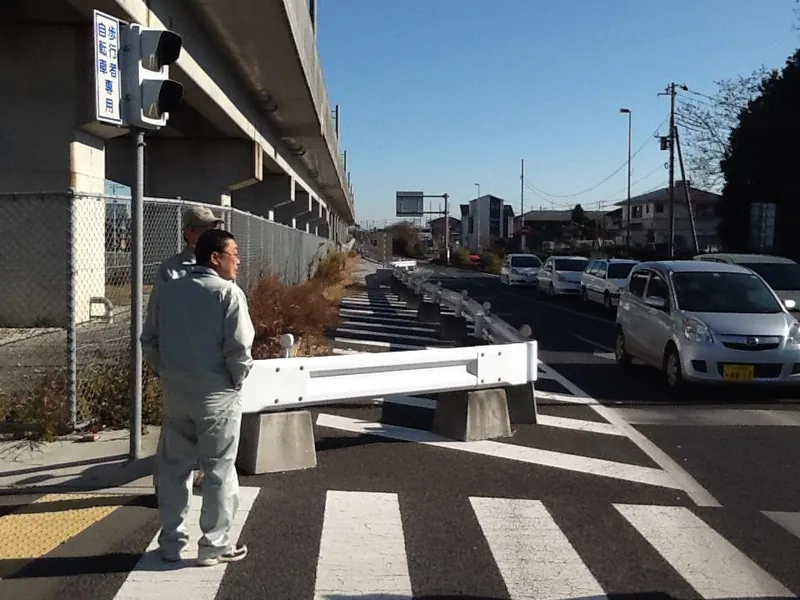 土木の富山所長と守谷の現地を確認するの写真 1
