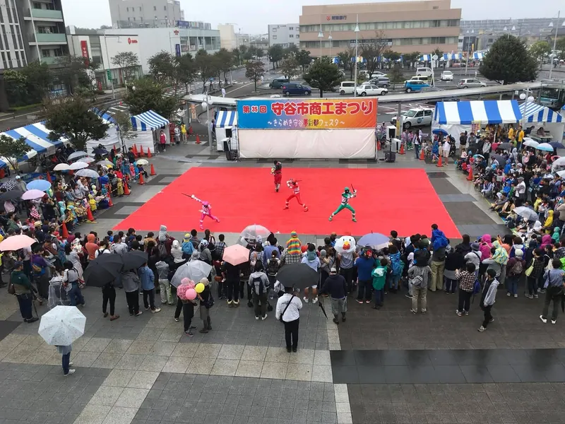 キャラクターショウと抽選会の写真 1