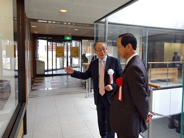 茨城県立笠間陶芸大学校開校記念式典の写真 2