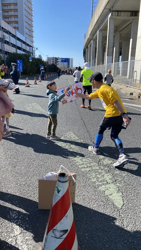 最高のハイタッチの写真 2