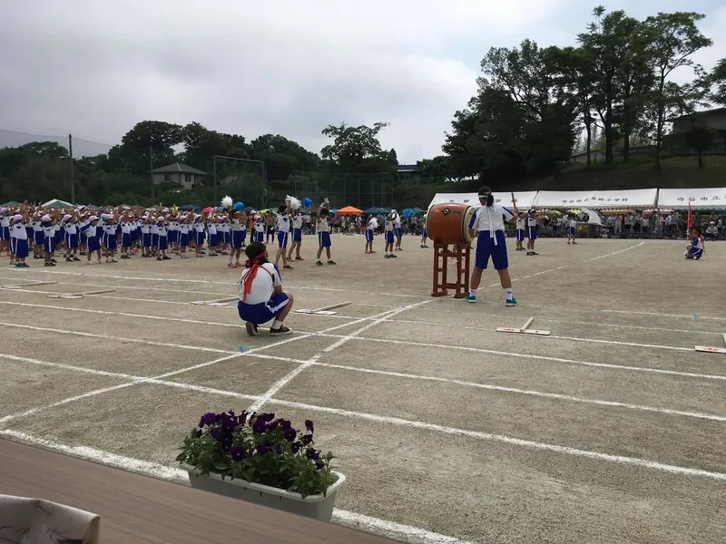 天にも届く応援合戦の写真 1