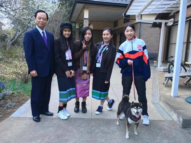 ラオスの学生3名がホームステイの写真 3