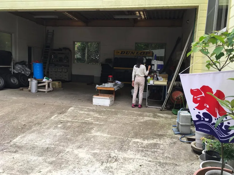 シーズン最初の採蜜の写真 3