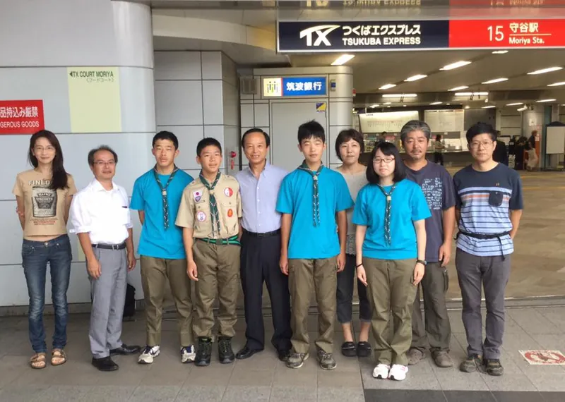 ボーイスカウトのお見送りと早朝の駅立ち 33の写真 1