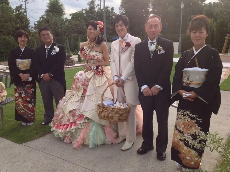 お見送り。　　右ご夫妻が私が最初に仲人をした御両人
