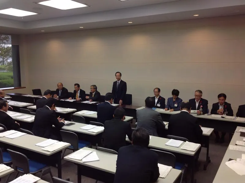政調会を開くの写真 1